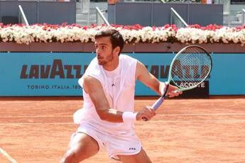 Madrid, super Musetti: elimina Tsitsipas e vola agli ottavi. Ora De Minaur