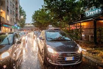 Maltempo flagella l’Italia: danni a Milano, in provincia di Pavia esonda il Sesia