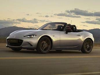 Mazda MX-5 2025: novità tecniche per le versioni Kazari e Homura