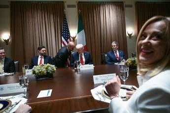 Meloni-Trump, incontro con sorrisi, complimenti e pranzo leggero