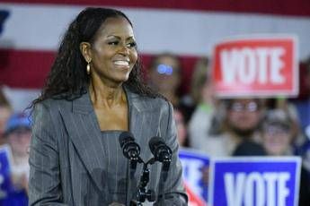 Michelle Obama smentisce le voci di divorzio e spiega l’assenza dagli eventi pubblici