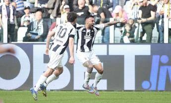 Monza ko con Gonzalez e Kolo Muani, la Juve torna quarta nonostante il rosso a Yildiz