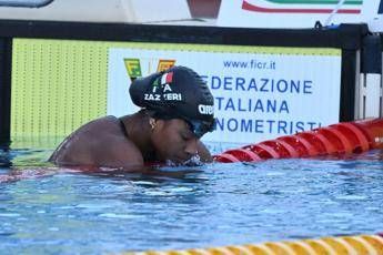 Nuoto, Sara Curtis batte record Federica pellegrini nei 100 stile libero