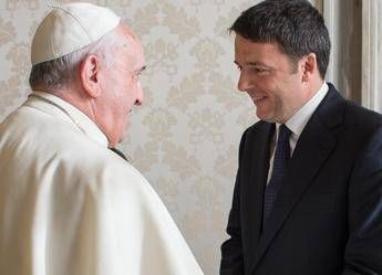 Papa Francesco, Renzi e il racconto degli incontri segreti: “Le uscite in incognito e quel biglietto”
