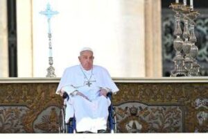 Papa Francesco, Vaticano: “Convalescenza continua, infezione ancora presente in lieve riduzione”