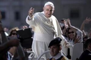 Papa Francesco, funerali entro domenica. Conclave dopo 5 maggio. Oggi governo proclama lutto