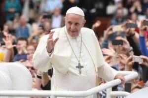 Papa Francesco, le nuove regole per i funerali semplici dettate da Bergoglio