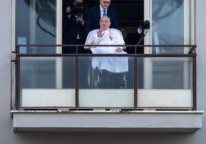 Papa Francesco, migliora infezione: al Pontefice serve meno ossigeno