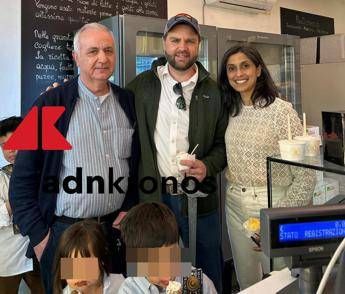 Pausa golosa ai Parioli per Vance, stregato dal gelato al pistacchio di Bronte