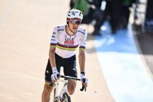 Pogacar, dopo la Parigi-Roubaix c’è il Giro. Ma la sua presenza è in dubbio