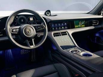 Porsche aggiorna il sistema PCM integrando Alexa e nuove app multimediali