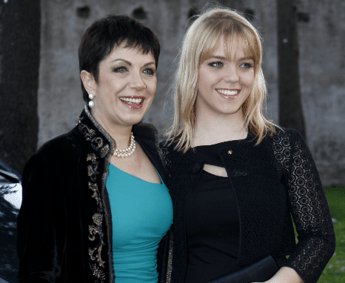 Rosanna Banfi, la menopausa precoce della figlia Virginia: “Ci è crollato il mondo addosso”