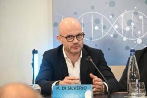 Sanità, Di Silverio (Anaao): “Modello organizzativo al passo con i tempi contro liste attesa”