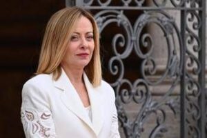 Sondaggio politico, Fratelli d’Italia cresce e Pd fermo
