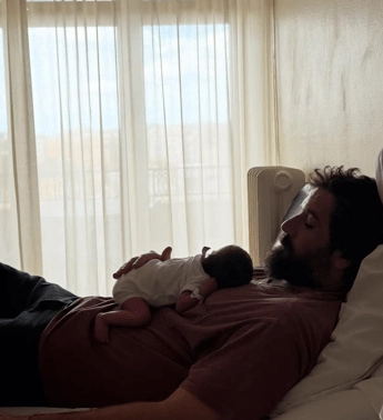 Tommaso Paradiso è diventato papà: “Benvenuta in questo pazzo mondo”