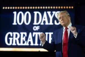 Trump, comizio-show per i primi 100 giorni: “I migliori di sempre, nessun presidente come me”