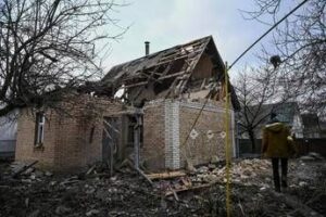 Ucraina, attacchi russi su diverse città. Zelensky: “Venerdì Santo con Mosca che bombarda”