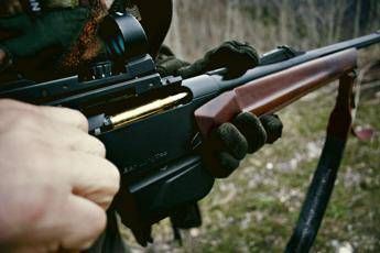 Usa, condannato a morte ucciso da plotone d’esecuzione: legato e fucilato da tre volontari