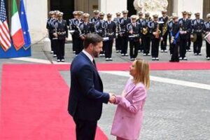 Vance a Palazzo Chigi, con Meloni “dialogo su dazi e Ucraina”. La premier sente von der Leyen
