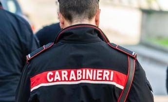Acido e botte alla moglie, 55enne arrestato a Castellammare di Stabia