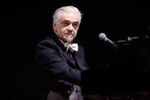 Al Mi Ami Festival un orinatoio ‘intitolato’ a Morgan. Il cantante: “È grave”
