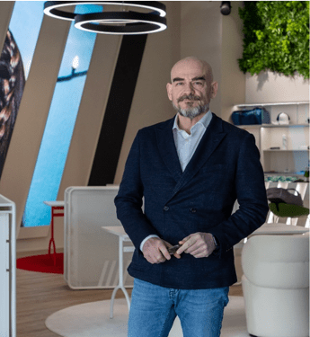 Cambi di poltrona in Stellantis