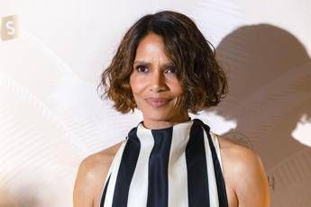 Cannes 2025, effetto dress code: Halle Berry costretta a cambiare abito