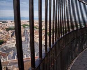 Conclave, maxi piano sicurezza: agenti in campo e sistemi anti drone, le misure prima e dopo la fumata bianca