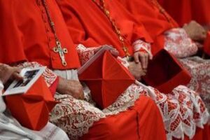 Conclave, oggi doppia congregazione per i cardinali. “Il nuovo Papa? Speriamo in 3-4 giorni”