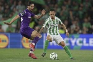 Conference League, Betis Siviglia-Fiorentina 2-1 in andata semifinale
