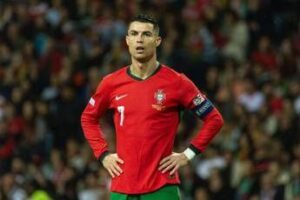 Cristiano Ronaldo scopre la sua età biologica: “Giocherò per altri 10 anni”