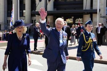 Dalla Rolls-Royce al mosaico di Zelensky, ecco i regali alla Royal Family