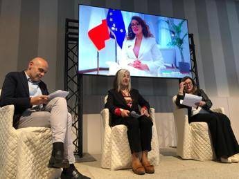 Disabili, Bellucci: “Impegnati per attuare legge e riconoscere ruolo caregiver”