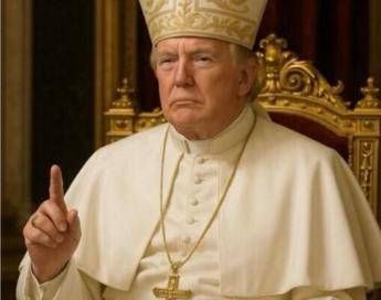 Donald Trump vestito da Papa, la foto sui social della Casa Bianca