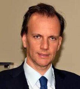 Fecondazione, Gambino: “L’età della donna è lo snodo da affrontare per rispondere ad anelito maternità”