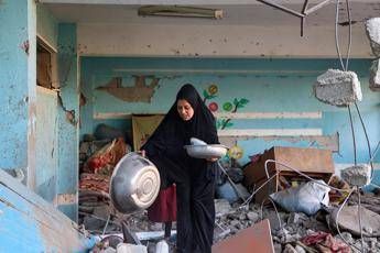 Gaza, Hamas vuole accordo completo per stop a guerra. Civili stremati, Anp: “Carestia criminale”