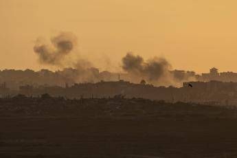 Gaza, “ancora raid israeliani: 60 morti”. Netanyahu: “Avanti fino a vittoria totale su Hamas”
