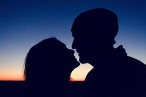 Il glutine passa attraverso un bacio? Studio risponde alle paure dei celiaci