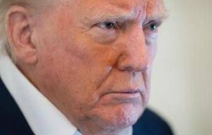 Iran, Trump minaccia: “Faremo saltare in aria centrifughe nucleari con le buone o le cattive”