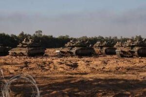 Israele, nuova offensiva: blindati verso centro Gaza. Media: “Almeno 115 morti in 24 ore”