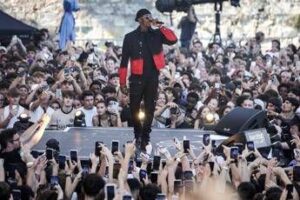 Morto a 31 anni Werenoi, il rapper campione di vendite in Francia