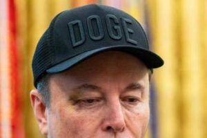 Musk, occhio nero nella conferenza con Trump: “Un pugno di mio figlio”