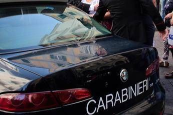 Napoli, a 9 anni guida mini-moto nella zona pedonale: denunciati i genitori