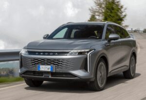 OMODA 9 Super Hybrid arriva in Italia