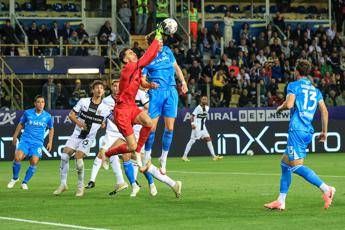 Parma-Napoli 0-0 e Inter-Lazio 2-2, azzurri vedono scudetto