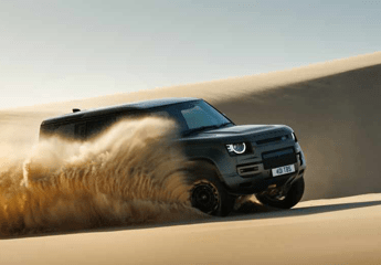 Per JLR utile da 2,5 mld sterline grazie a boom Defender, grande attesa per Range Rover Electric