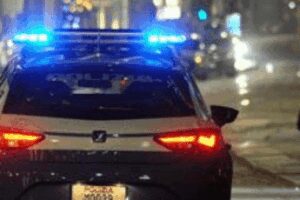 Prato, 18enne in coma dopo un pugno in piazza: caccia all’aggressore