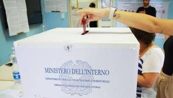 Referendum, lo slalom dei partiti alle urne: indicazioni ‘arcobaleno’ per il voto di giugno