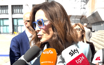 Santanchè: “Bilaterale con ministro Turismo emiratino, rapporti buoni”