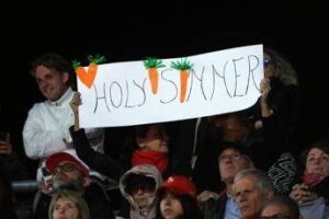 Sinner, da “Habemus Jannik” a un “Paul, te c’ha fatto crede”: cori e cartelloni al Foro
